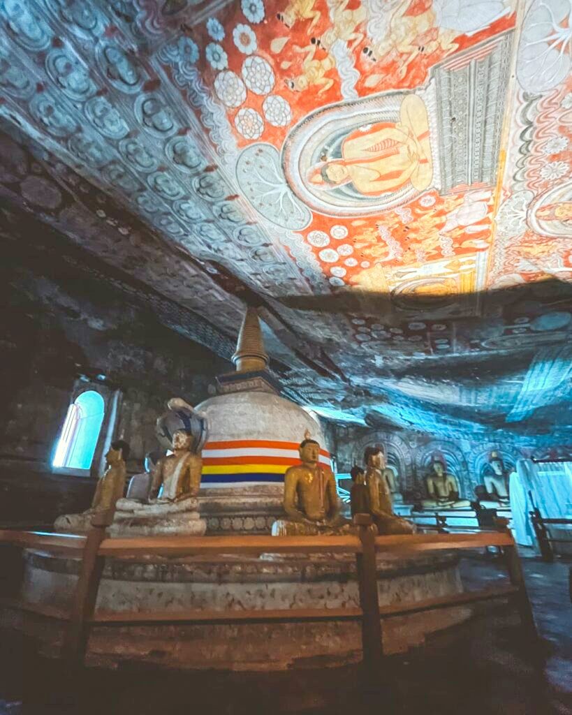 08 Days via Ancient Cities 3 Sigiriya43 819x1024 1